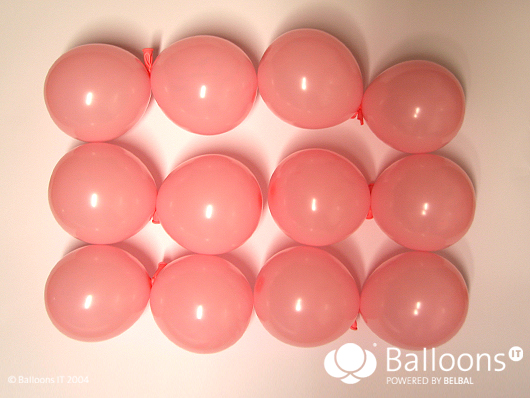  Розовые воздушные шары связанные в кластеры по два шара