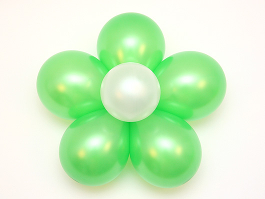  Кластер из воздушных шаров, зеленый цветок с белой сердцевиной 