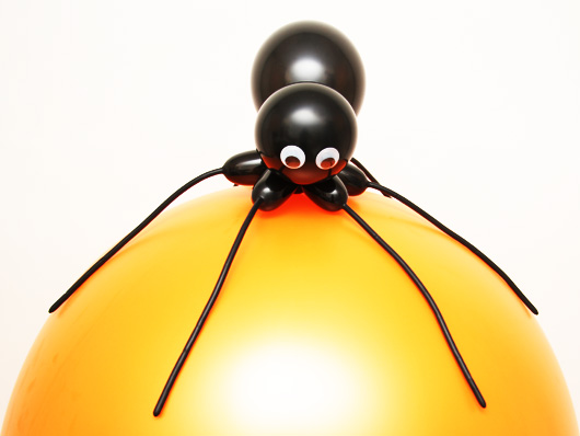  Метровый воздушный шарик с пауком на макушке 