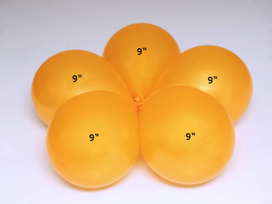  Пятёрка из оранжевых воздушных шаров размером 9"